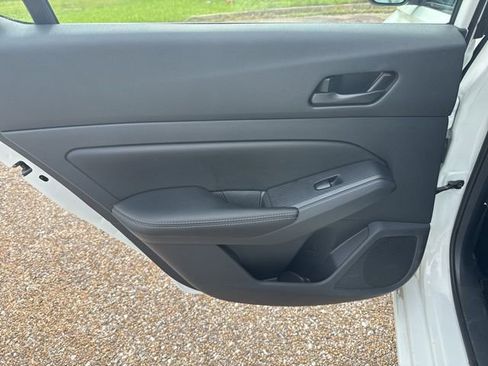 Used 2025 Nissan Altima 2.5 SV image 11