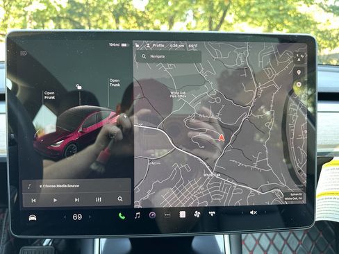 Used 2021 Tesla Model Y Long Range image 30