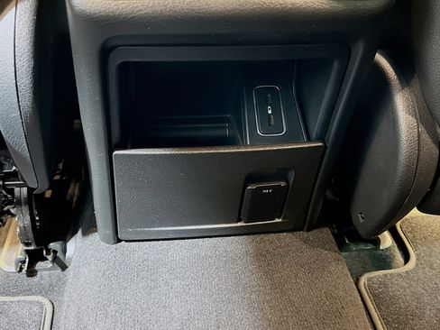 Used 2021 Mercedes-Benz GLE 350 4MATIC w/ Premium Package image 20