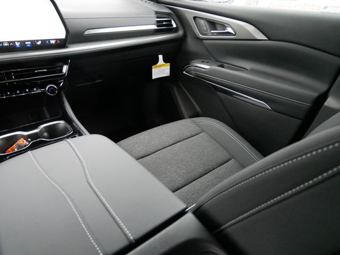 New 2026 Chevrolet Traverse LT w/ Midnight/Sport Edition image 15