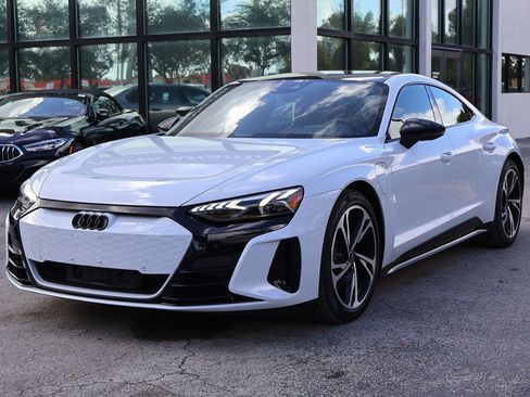 Used 2023 Audi e-tron GT Premium Plus w/ Performance Package image 10