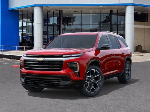 New 2026 Chevrolet Traverse High Country w/ LPO, Floor Liner Package FWD image 6