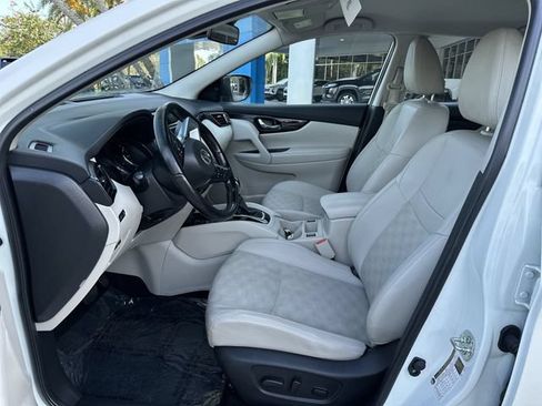 Used 2022 Nissan Rogue Sport SV w/ Technology Package AWD/4WD image 30