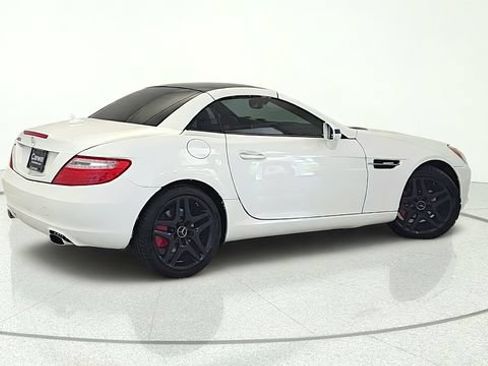 Used 2014 Mercedes-Benz SLK 250 image 6