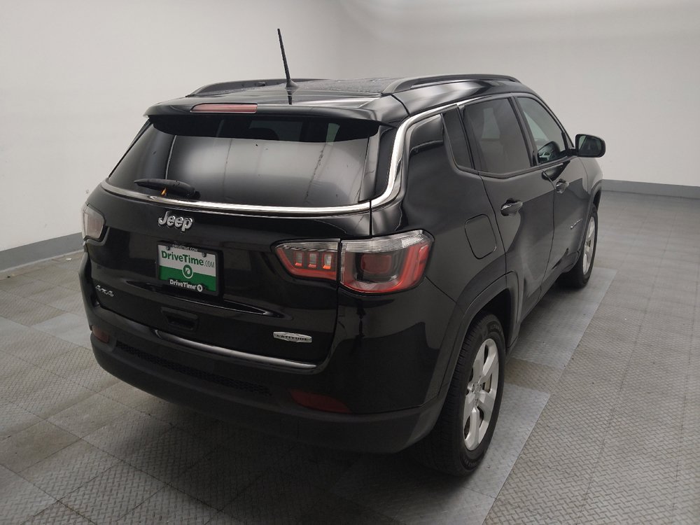 Used 2017 Jeep Compass Latitude w/ Cold Weather Group AWD/4WD image 9