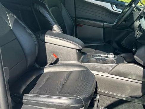 Used 2025 Ford Escape Platinum AWD/4WD image 44