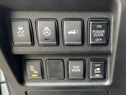 Used 2017 Nissan Pathfinder Platinum AWD/4WD image 20