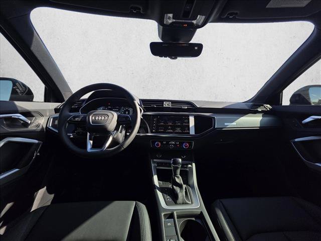 Used 2025 Audi Q3 2.0T Premium w/ Convenience Package AWD/4WD image 19
