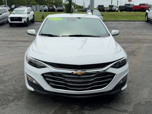 Used 2025 Chevrolet Malibu LT FWD image 2