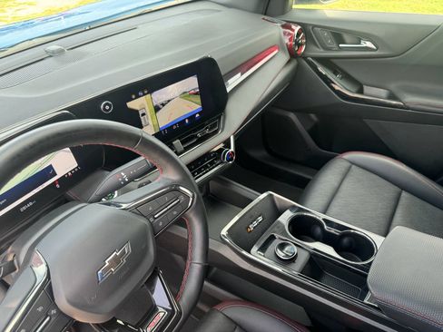 Used 2025 Chevrolet Equinox RS w/ Safety and Technology Package FWD image 17