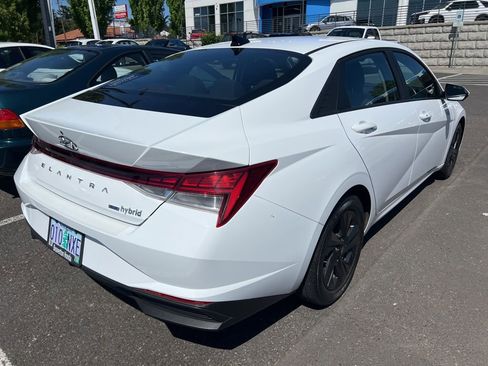 Used 2021 Hyundai Elantra Blue FWD image 4