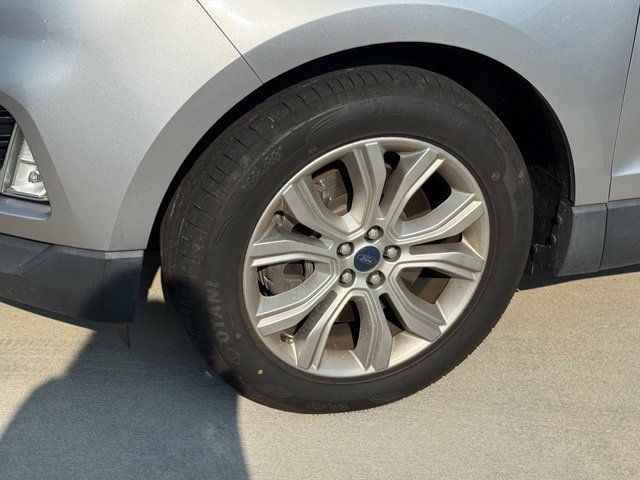 Used 2022 Ford Edge Titanium AWD/4WD image 4