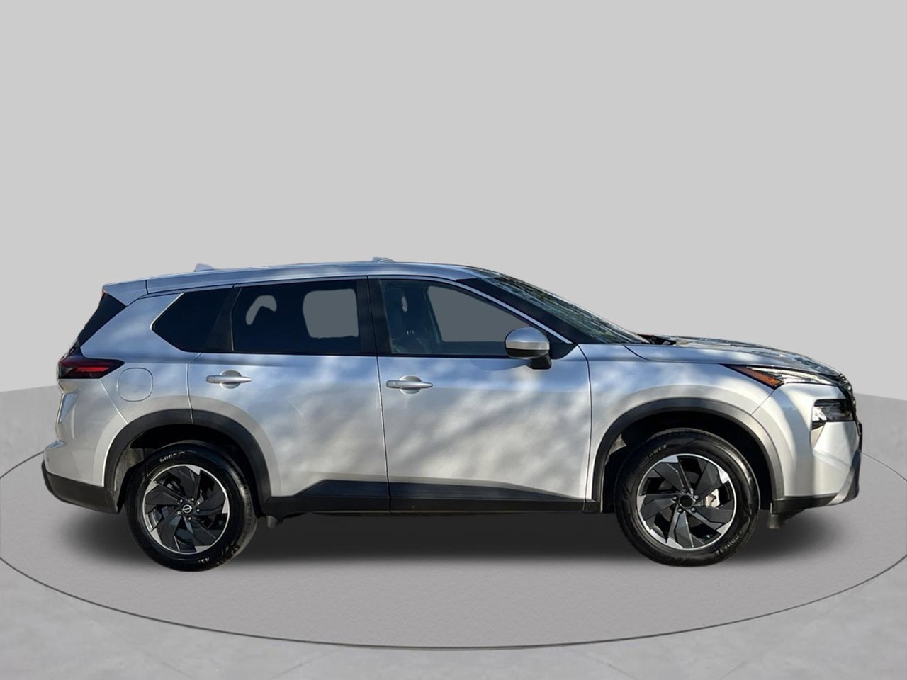 Used 2024 Nissan Rogue SV AWD/4WD image 6