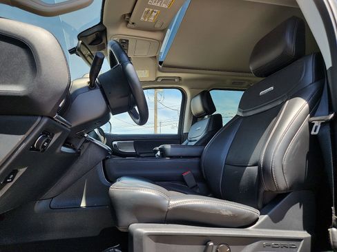 Used 2025 Ford Expedition Max Platinum AWD/4WD image 15