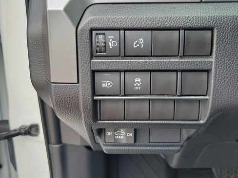 Used 2024 Toyota Tacoma SR5 w/ SR5 Upgrade Package AWD/4WD image 31