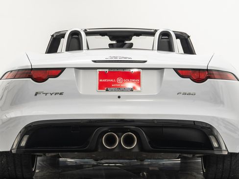 Used 2019 Jaguar F-TYPE R-Dynamic image 8
