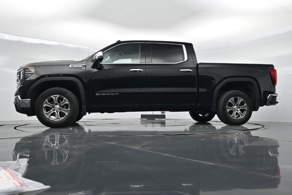 Used 2025 GMC Sierra 1500 SLT RWD image 28
