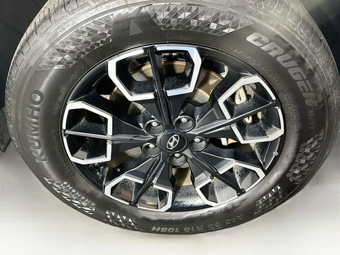 Used 2024 Hyundai Santa Cruz SEL image 11