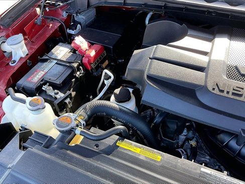 Used 2021 Nissan Titan SV image 31