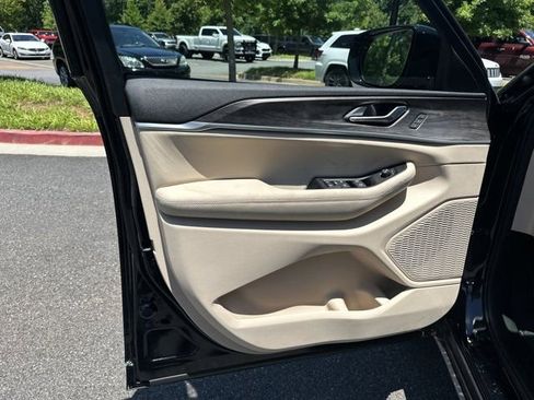 New 2026 Jeep Grand Cherokee Limited AWD/4WD image 10