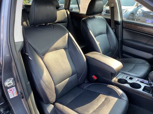 Used 2018 Subaru Outback 2.5i Limited AWD/4WD image 16