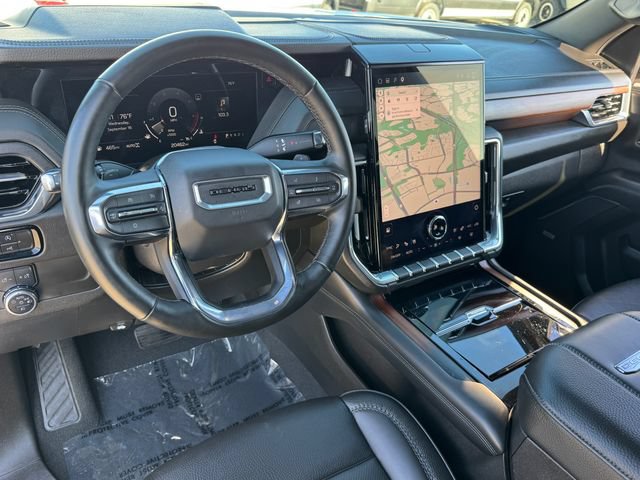Used 2025 GMC Yukon XL Denali AWD/4WD image 11