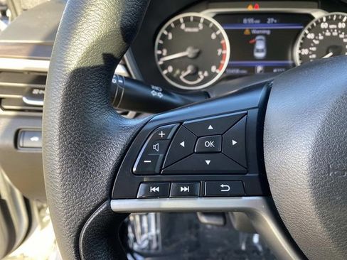 Used 2023 Nissan Altima 2.5 SV image 12