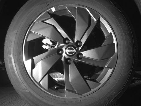 Used 2025 Nissan Rogue SV FWD image 15