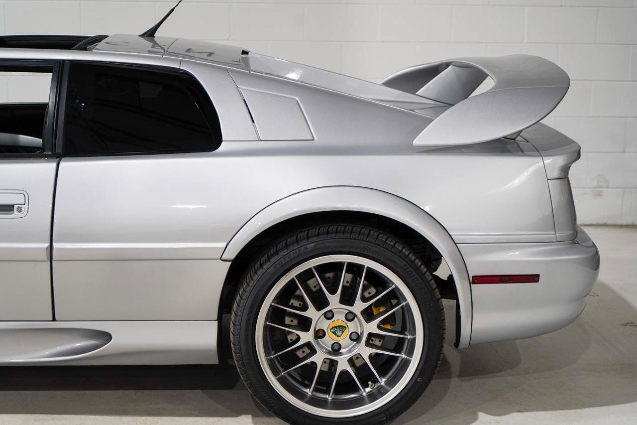 Used 2002 Lotus Esprit RWD image 32