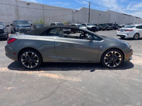 Used 2018 Buick Cascada Premium FWD image 2