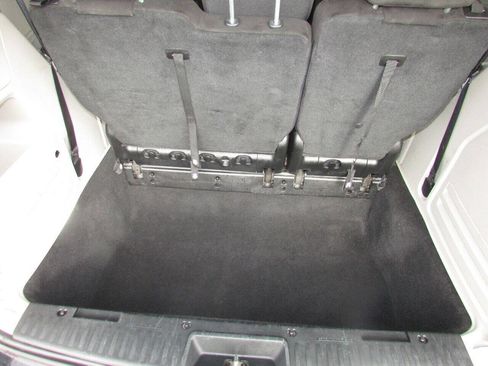 Used 2015 Dodge Grand Caravan SXT image 21