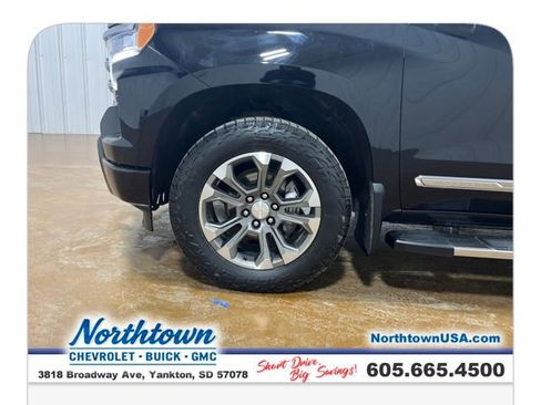 Used 2023 Chevrolet Silverado 1500 High Country image 42