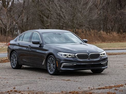 Used 2018 BMW 530i xDrive image 2