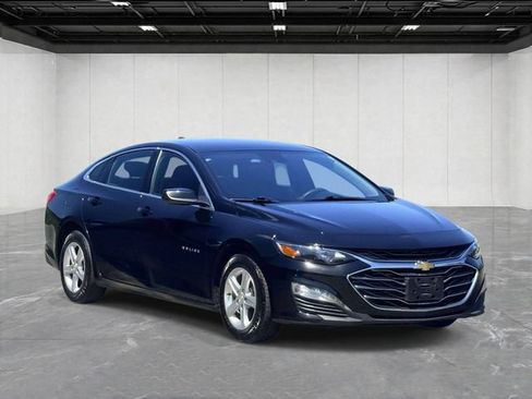 Used 2023 Chevrolet Malibu LT w/ Driver Confidence Package FWD image 3