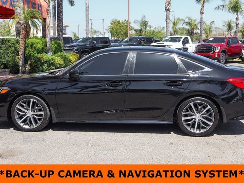 Used 2023 Honda Civic Touring image 5