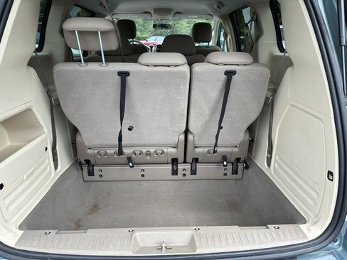 Used 2008 Chrysler Town & Country LX FWD image 14
