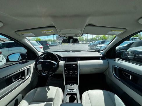 Used 2017 Land Rover Discovery Sport SE AWD/4WD image 23