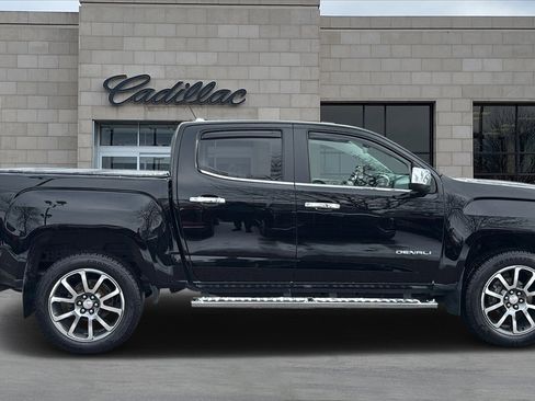 Used 2019 GMC Canyon Denali image 2