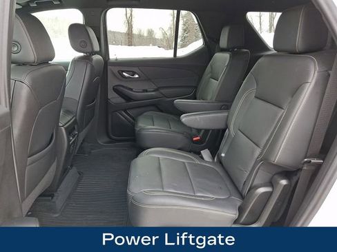 Used 2022 Chevrolet Traverse LT w/ Midnight/Sport Edition image 13