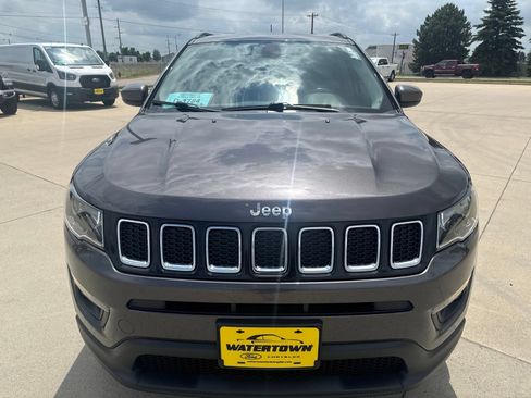 Used 2021 Jeep Compass Latitude w/ Convenience Group AWD/4WD image 3