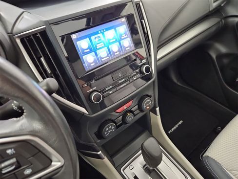 Used 2022 Subaru Forester Premium image 29