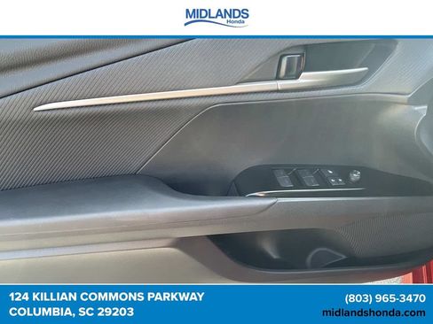Used 2025 Toyota Camry SE FWD image 14