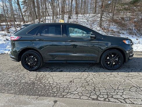 Certified 2022 Ford Edge ST w/ Equipment Group 401A image 5