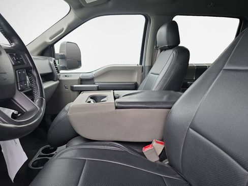 Used 2019 Ford F150 XLT w/ Equipment Group 302A Luxury AWD/4WD image 12