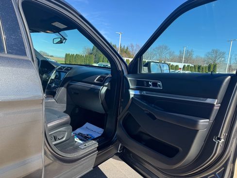 Used 2023 Ford Explorer XLT w/ Equipment Group 202A image 12