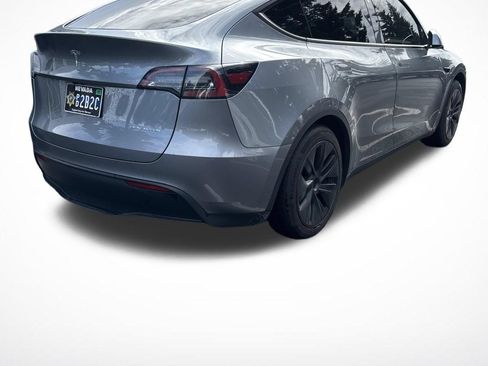 Used 2024 Tesla Model Y Long Range AWD/4WD image 6