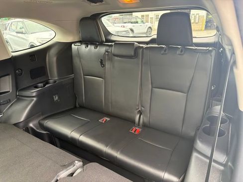 Used 2021 Toyota Highlander XLE AWD/4WD image 53