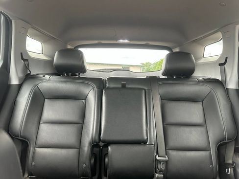 Used 2023 GMC Terrain SLT AWD/4WD image 33
