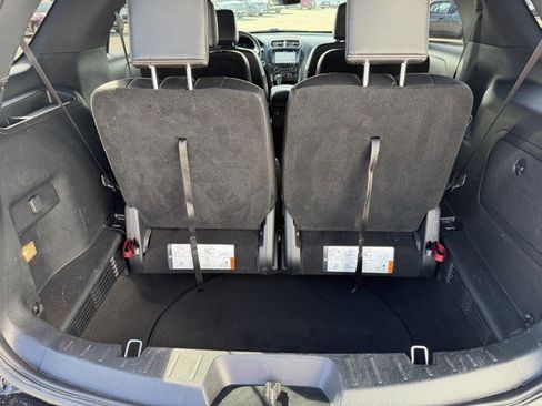 Used 2018 Ford Explorer XLT w/ Equipment Group 202A image 19