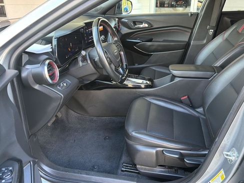 Used 2025 Chevrolet Trax RS w/ Driver Confidence Package FWD image 10